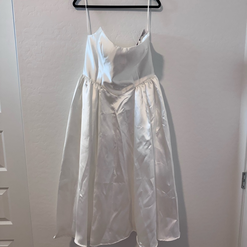 PROM GIRL White Satin, Basque Waist, Cat Eye midi dress. READ DESCRIPTION